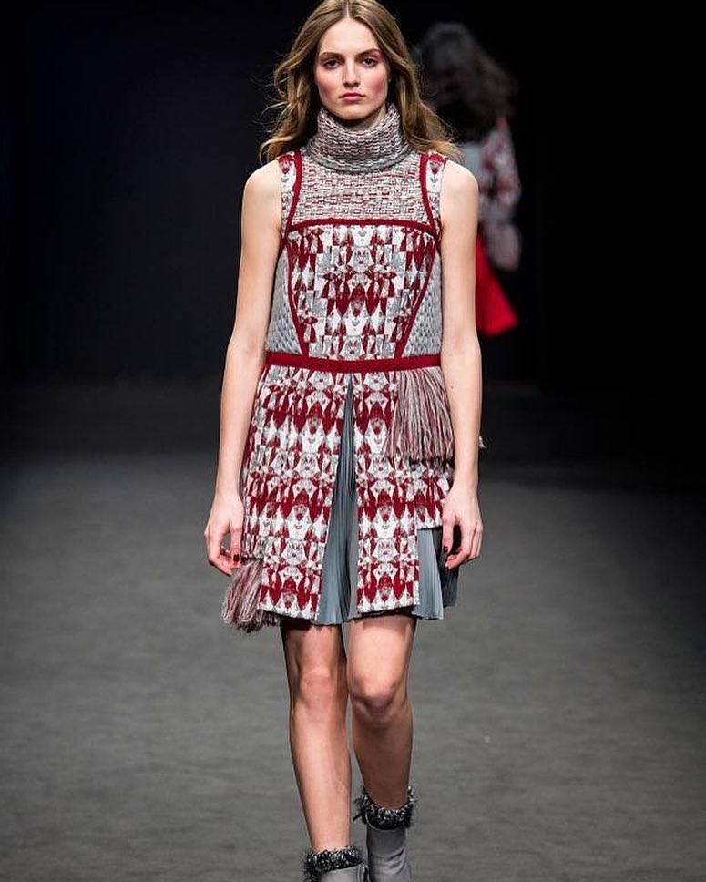 Agne K @agnekonciute for Byblos fashion show in Milan Fashion Week! 💐💐💐 #fash…