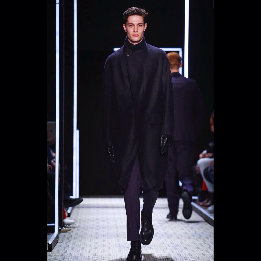 Sascha W @saschaweissenborn today for Cerruti FW’17 fashion show in Paris 💥 #…