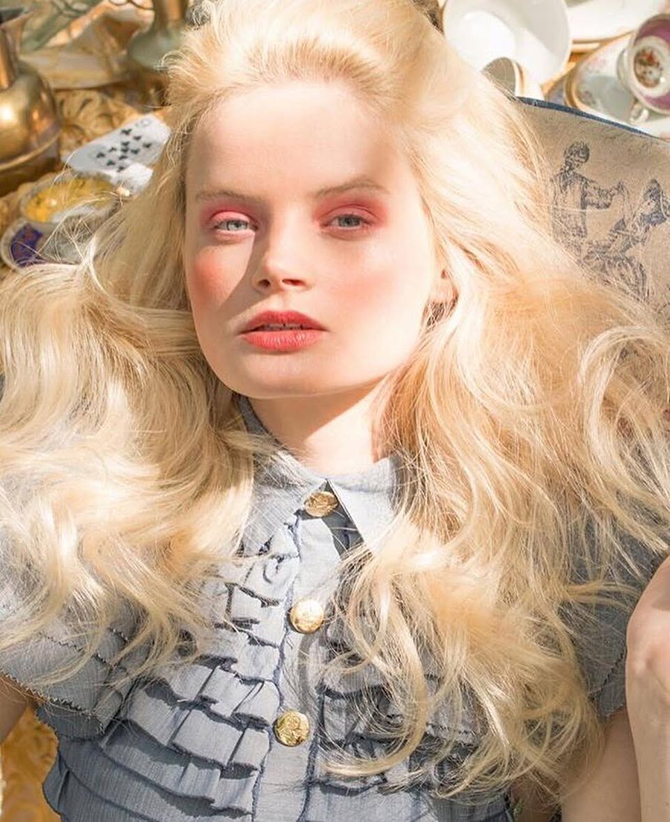 KAROLINA M for Alice in the Wonderland for @vistelacalle 👸🏼💋 #wearesupermodel…