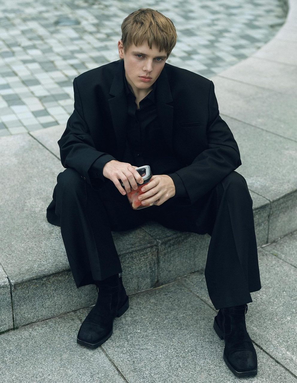DOVYDAS posing for @flow_femme 〰️