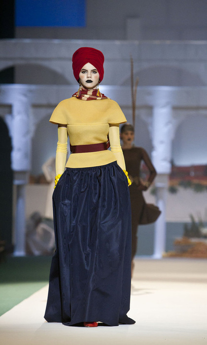 Supermodels faces in Juozas Statkevicius S/S’15 fashion show!