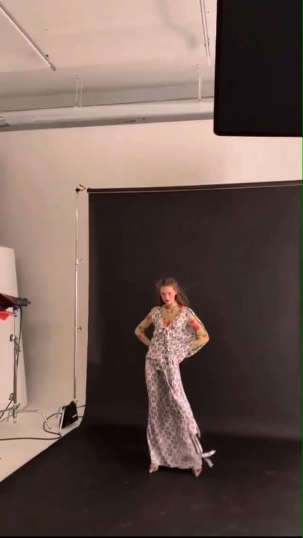 This is how Supermodels pose ✨ #supermodelsmodelmanagement #reels #trending #…