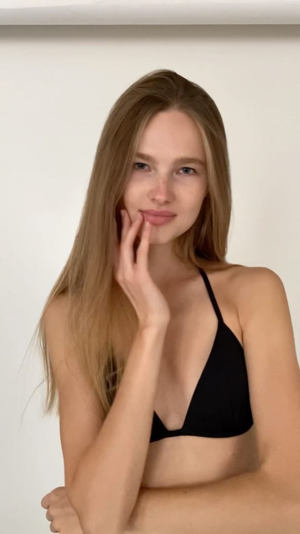 Gabija in the office for fresh polas and video 📸🖤 @gabijagas