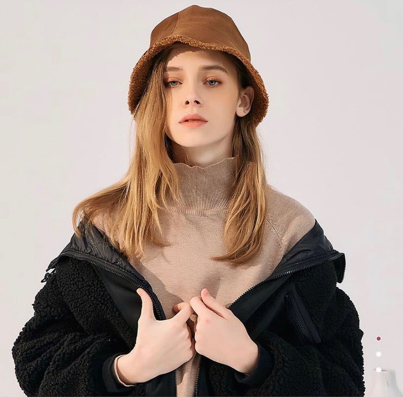 Model Austeja sending wishes from Taiwan 🤍