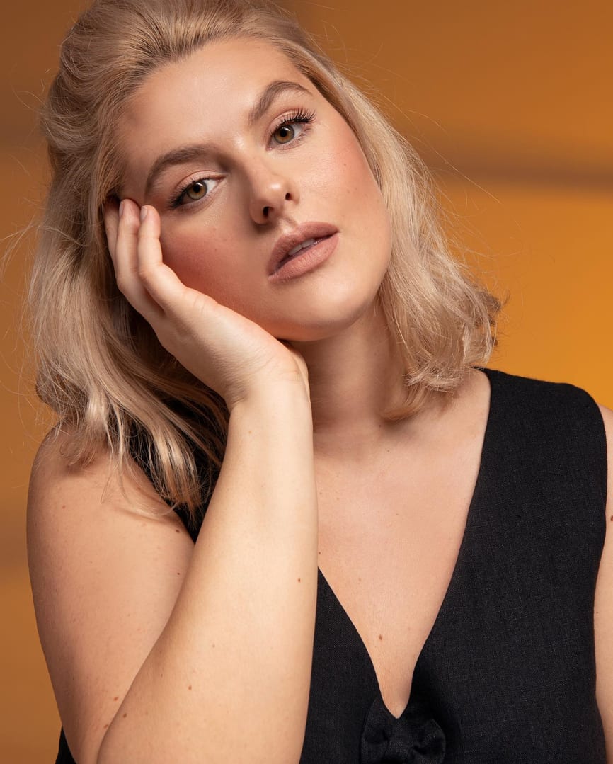 Beautiful Curve Model Rugile @kancaite
