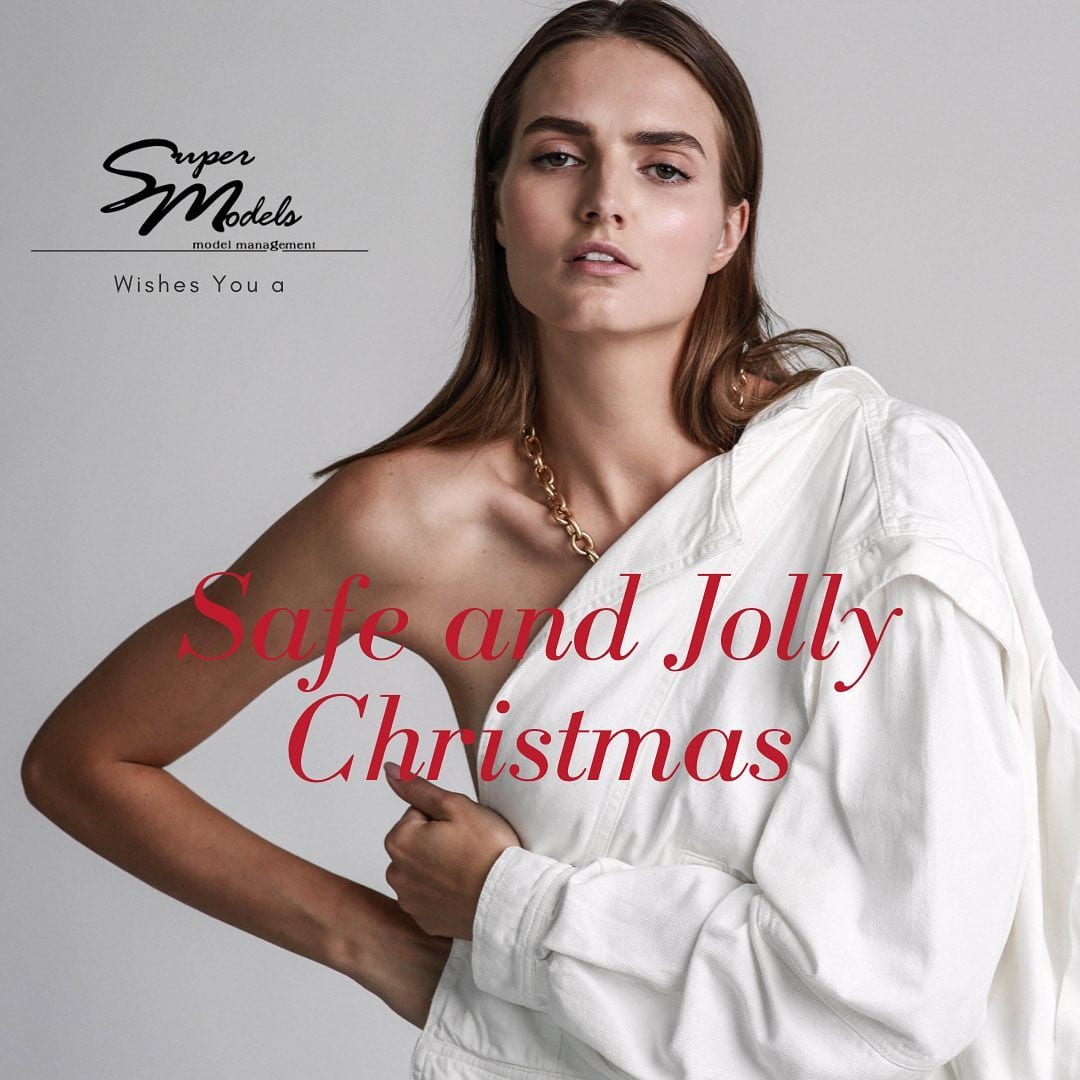 Merry Christmas from Supermodels 🎄🎁