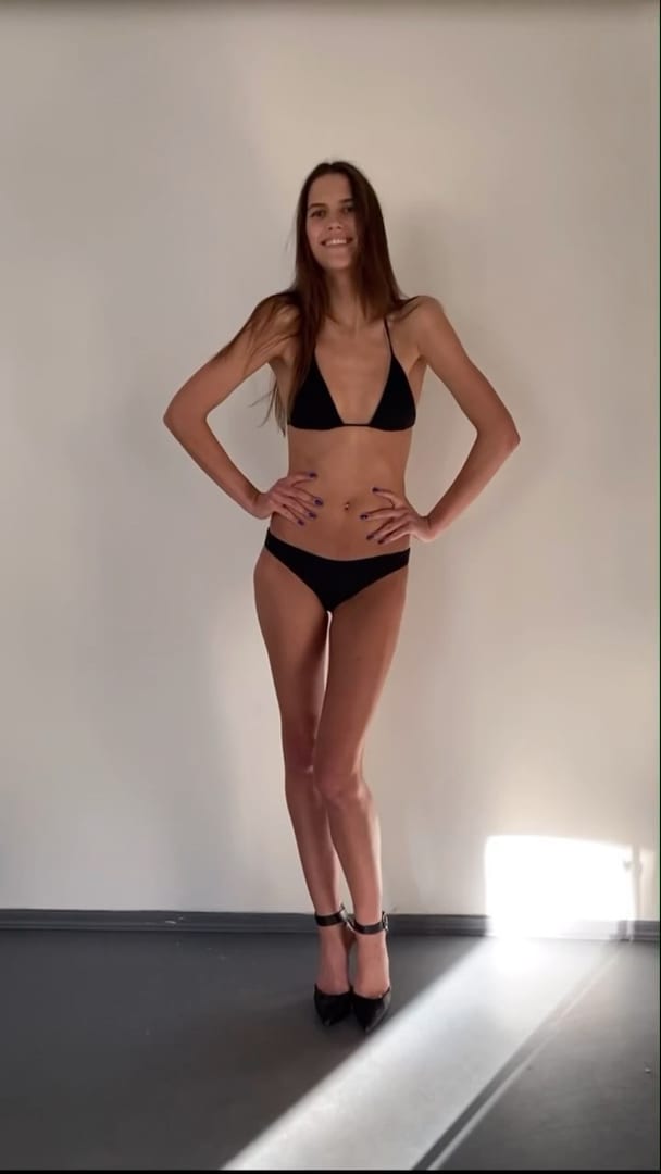 Model Posing Video - Nida ✨