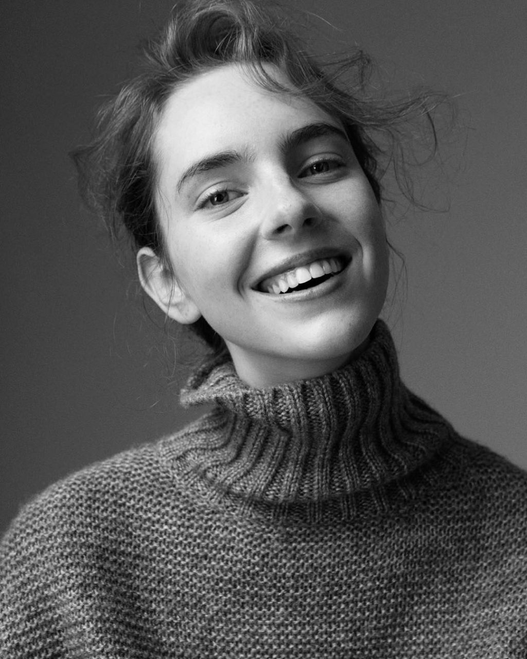 Happy Friday everyone! We are totally in-love with this picture of Ugne @ugne…