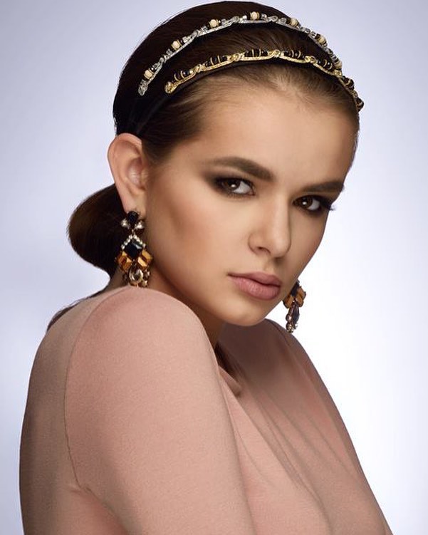 Happy Friday everyone! 🌟 We Love this beautiful picture of Natalija K 👑💎💛 #su…