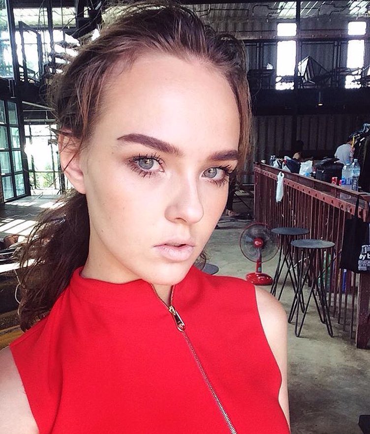 Beautiful Anzelika from the backstage for Dichan Magazine 👑👏🏼💐💋 #supermodels …