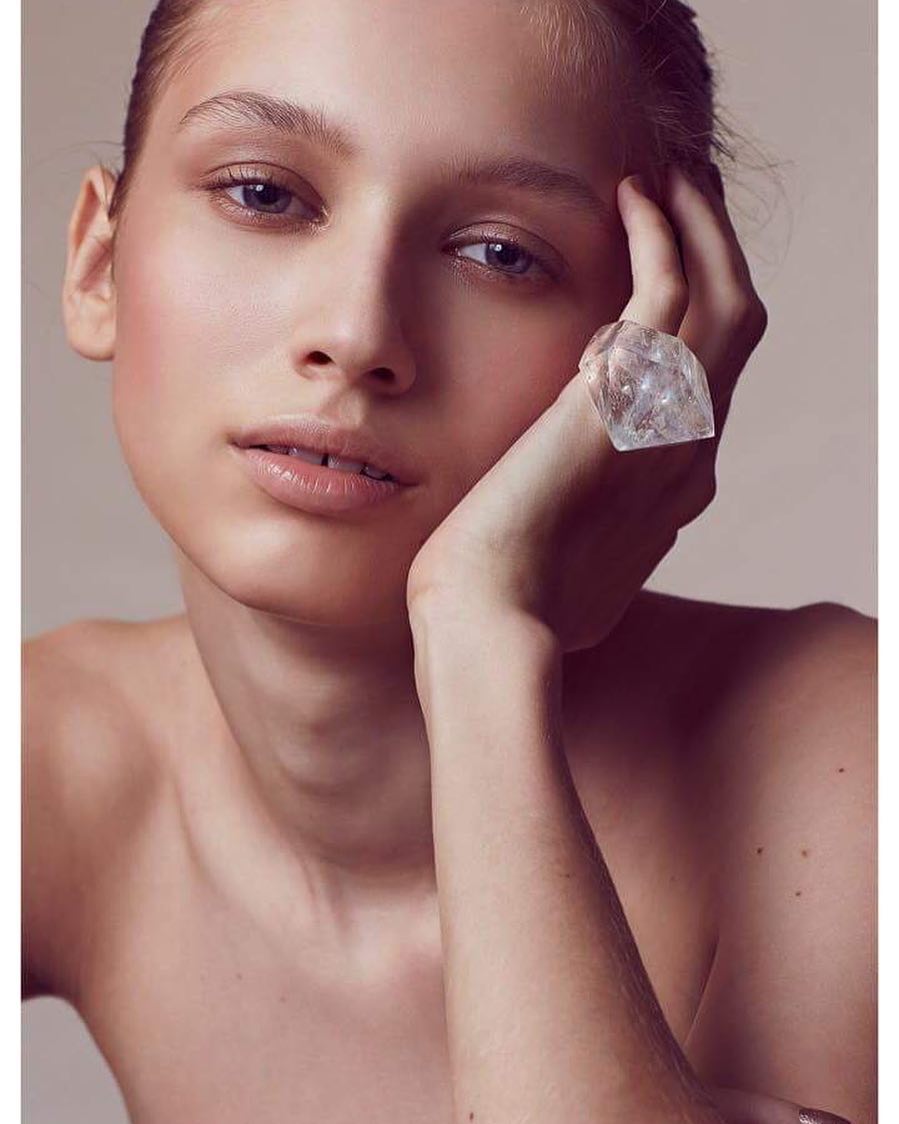 Hello from Tokyo! 🇯🇵 new picture of our amazing Zaneta! 😌🌸 #supermodel #model…
