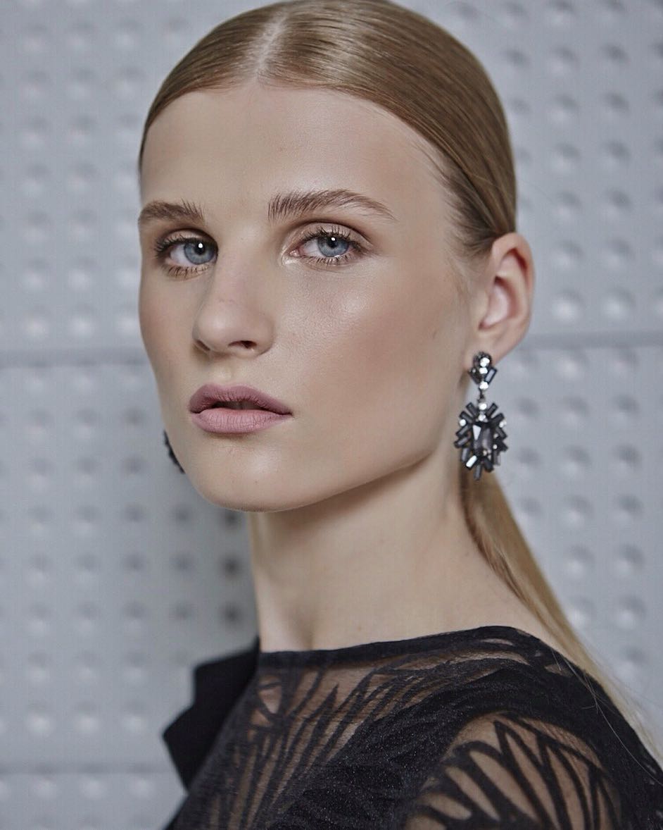 Amazing Diana @sakalytediana before fashion show 🔝💥❤️ #wearesupermodels #supe…